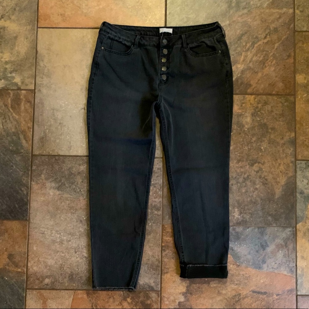 IVY & MAIN from TILLYS Buttonfly MOM CROP Black JEANS frayed cuffs 11 13 15